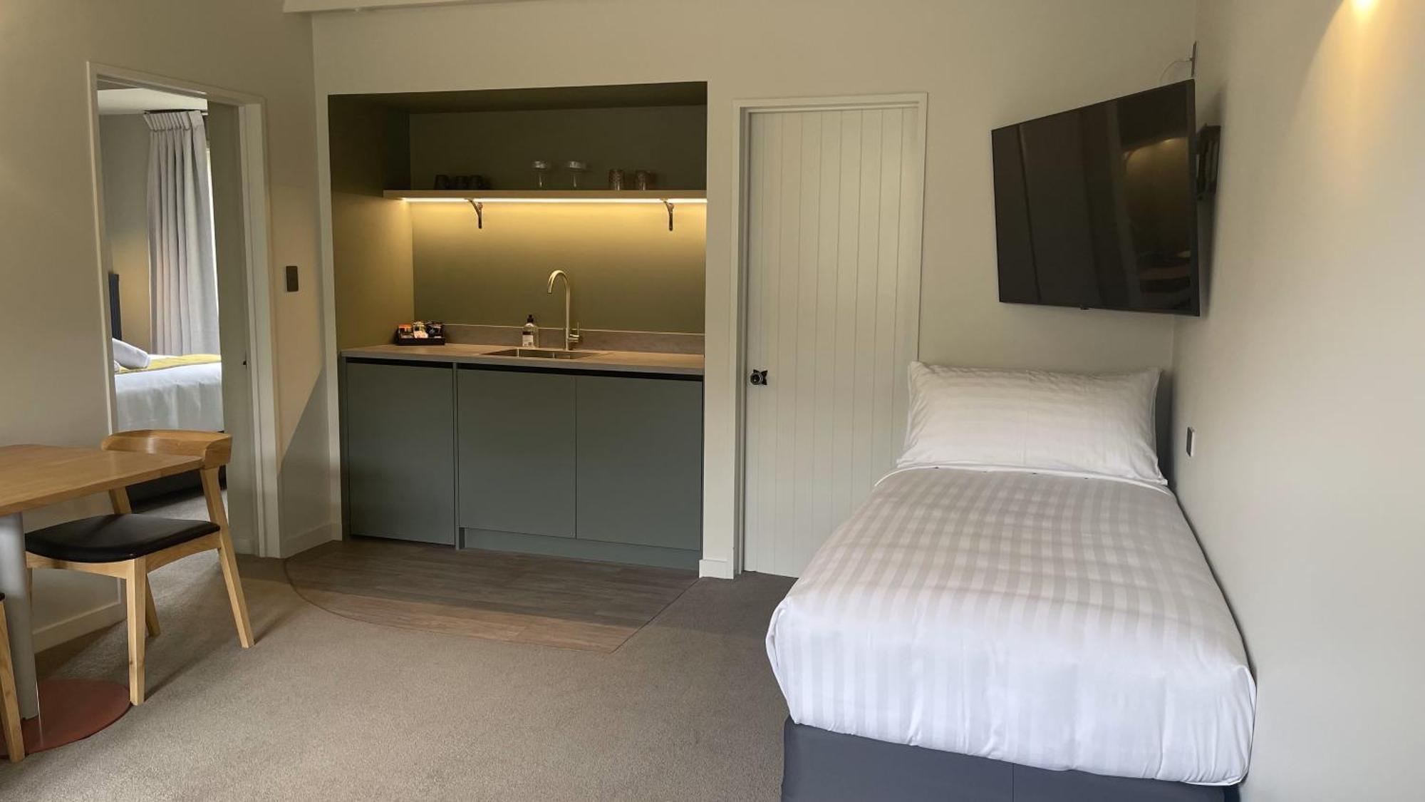 The Elmwood Motel Christchurch Exterior photo